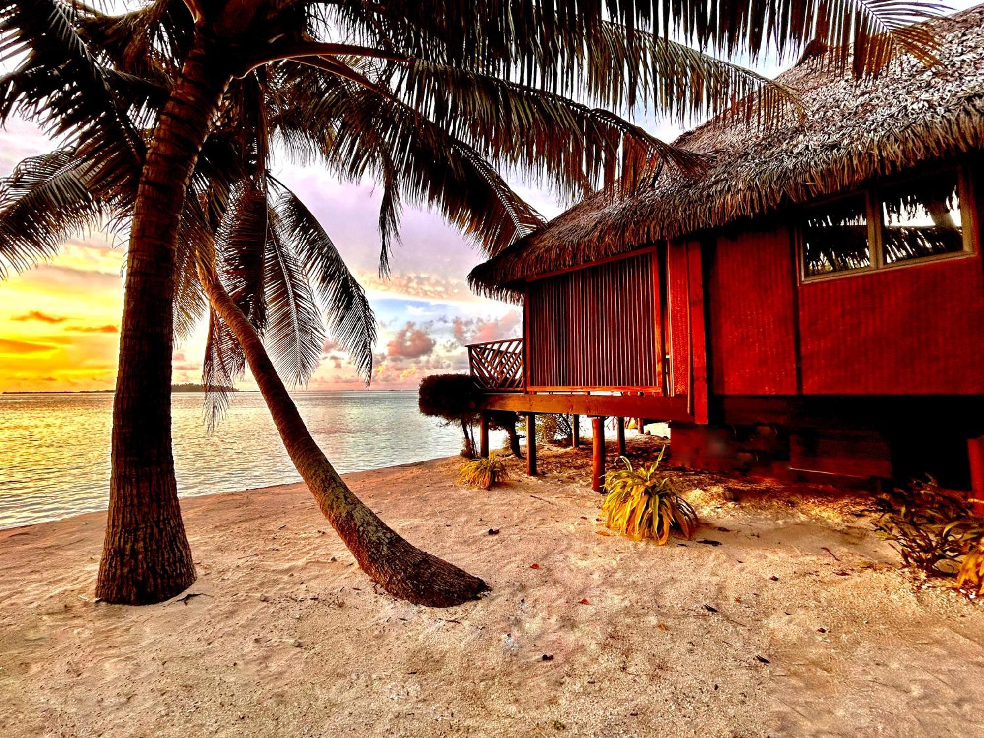 Hôtel La Pirogue Api Patio  Exterior foto